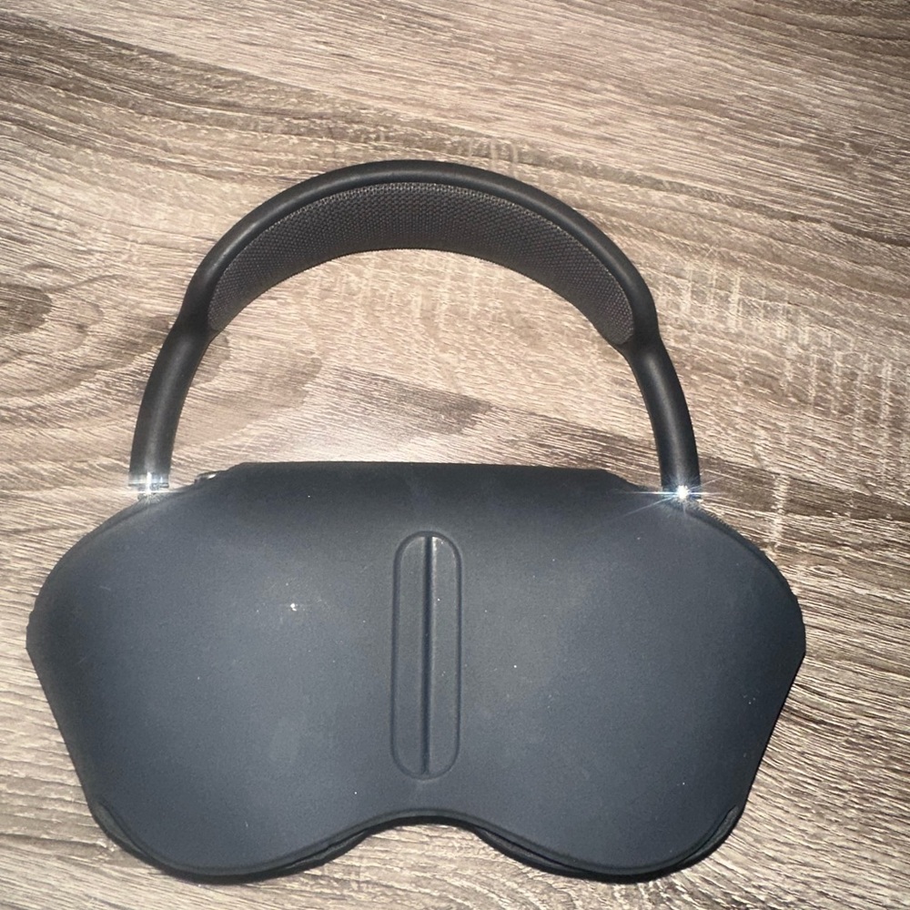Apple AirPod max headphones